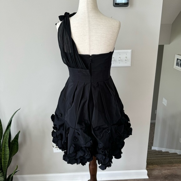 BCBG MAX AZRIA Soft-Shell Sheer ONE-SHOULDER TAFFETA DRESS Floral Hem - Black - Picture 4 of 14